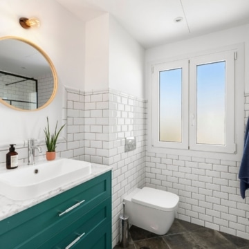 Luxury refurbished 4-bedroom villa offering stunning sea views in Estepona Picture 15