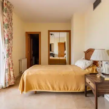 Frontline golf duplex penthouse with mountain views in Guadalmina Alta, San Pedro de Alcanatara Picture 12