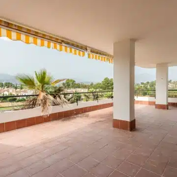 Frontline golf duplex penthouse with mountain views in Guadalmina Alta, San Pedro de Alcanatara Picture 13