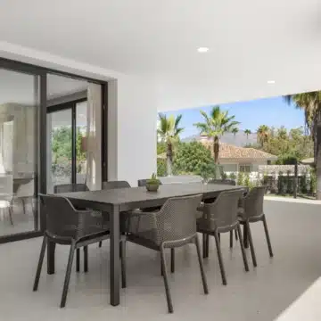 Mediterranean villa with sea and mountain views in Guadalmina Alta, San Pedro de Alcantara Picture 9