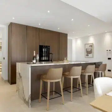 Mediterranean villa with sea and mountain views in Guadalmina Alta, San Pedro de Alcantara Picture 2