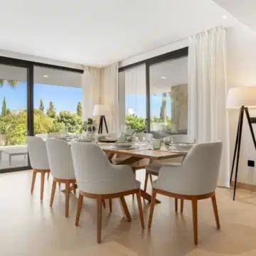 Mediterranean villa with sea and mountain views in Guadalmina Alta, San Pedro de Alcantara Picture 4