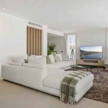 Mediterranean villa with sea and mountain views in Guadalmina Alta, San Pedro de Alcantara Picture 16