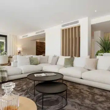 Mediterranean villa with sea and mountain views in Guadalmina Alta, San Pedro de Alcantara Picture 0