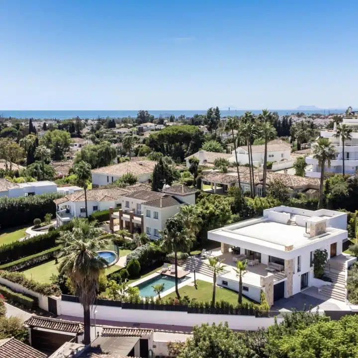 Mediterranean villa with sea and mountain views in Guadalmina Alta, San Pedro de Alcantara Picture