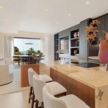 Refurbished beachfront apartment with stunning sea views in an exclusive urbanization of Los Granados del Mar, Estepona Picture 0