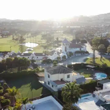 Elegant villa within the exclusive enclave of Los Naranjos Golf, Nueva Andalucia Picture 0