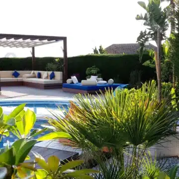 Elegant villa within the exclusive enclave of Los Naranjos Golf, Nueva Andalucia Picture 1