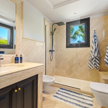 Stunning duplex penthouse located in the prestigious Monte Paraiso Country Club, Marbella Picture 17