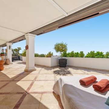 Stunning duplex penthouse located in the prestigious Monte Paraiso Country Club, Marbella Picture 20