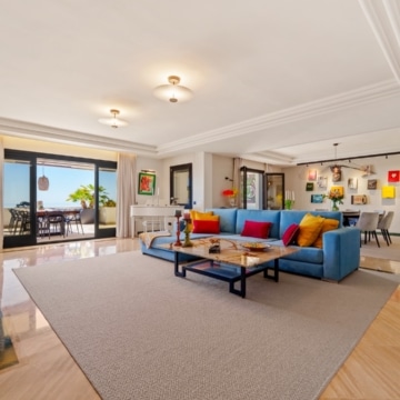 Stunning duplex penthouse located in the prestigious Monte Paraiso Country Club, Marbella Picture 1