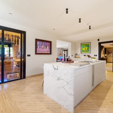 Stunning duplex penthouse located in the prestigious Monte Paraiso Country Club, Marbella Picture 24