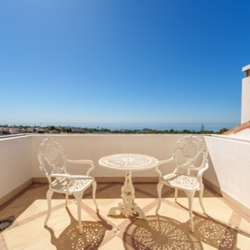 Stunning duplex penthouse located in the prestigious Monte Paraiso Country Club, Marbella Picture 37