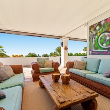 Stunning duplex penthouse located in the prestigious Monte Paraiso Country Club, Marbella Picture 10