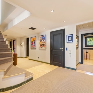 Stunning duplex penthouse located in the prestigious Monte Paraiso Country Club, Marbella Picture 11