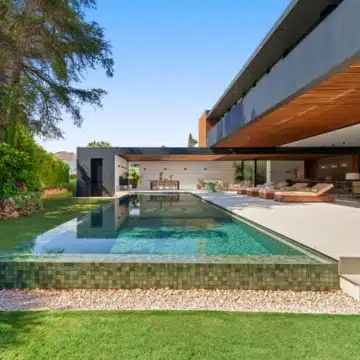 Marvellous villa nestled within the exclusive gated community of Parcelas del Golf, Nueva Andalucia Picture 23