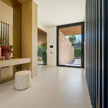 Marvellous villa nestled within the exclusive gated community of Parcelas del Golf, Nueva Andalucia Picture 25