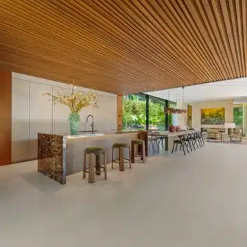 Marvellous villa nestled within the exclusive gated community of Parcelas del Golf, Nueva Andalucia Picture 13