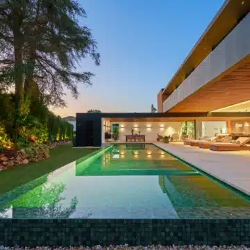 Marvellous villa nestled within the exclusive gated community of Parcelas del Golf, Nueva Andalucia Picture 39