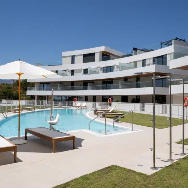 Brand new 2-bedroom apartment in the urbanization of Vanian Views in Selwo, Estepona Picture