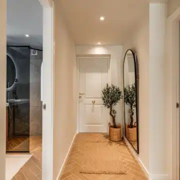 Refurbished 4-bedroom townhouse in the residential development of Los Potros, Nueva Andalucia Picture 26