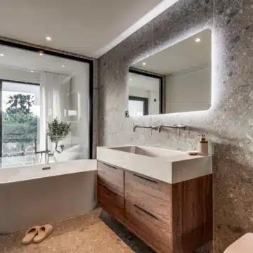 Refurbished 4-bedroom townhouse in the residential development of Los Potros, Nueva Andalucia Picture 27