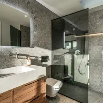 Refurbished 4-bedroom townhouse in the residential development of Los Potros, Nueva Andalucia Picture 28