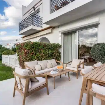 Refurbished 4-bedroom townhouse in the residential development of Los Potros, Nueva Andalucia Picture 10