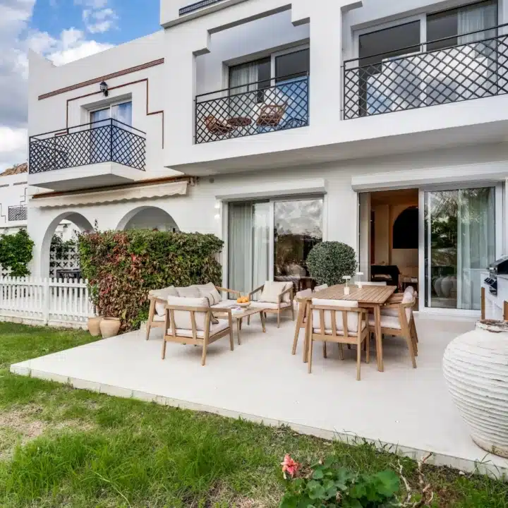 Refurbished 4-bedroom townhouse in the residential development of Los Potros, Nueva Andalucia Picture