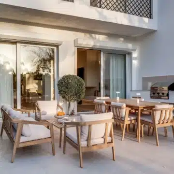 Refurbished 4-bedroom townhouse in the residential development of Los Potros, Nueva Andalucia Picture 13