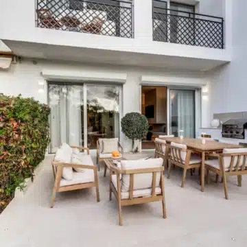 Refurbished 4-bedroom townhouse in the residential development of Los Potros, Nueva Andalucia Picture 47