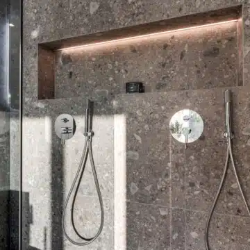 Refurbished 4-bedroom townhouse in the residential development of Los Potros, Nueva Andalucia Picture 19