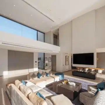 Masterpiece 5-bedroom villa with panoramic sea views in El Madroñal, Benahavis Picture 9