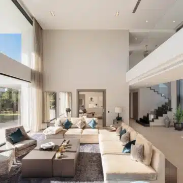 Masterpiece 5-bedroom villa with panoramic sea views in El Madroñal, Benahavis Picture 8