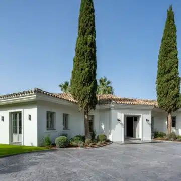 Luxury five-bedroom villa situated in the exclusive gated enclave of La Zagaleta, Benahavís Picture 14