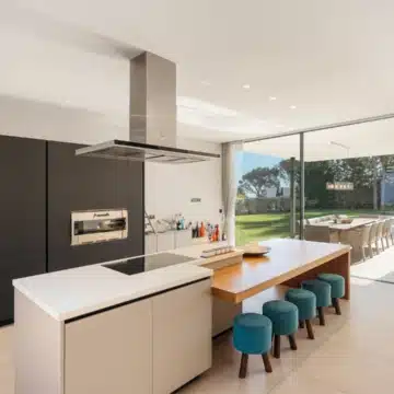 Masterpiece 5-bedroom villa with panoramic sea views in El Madroñal, Benahavis Picture 10