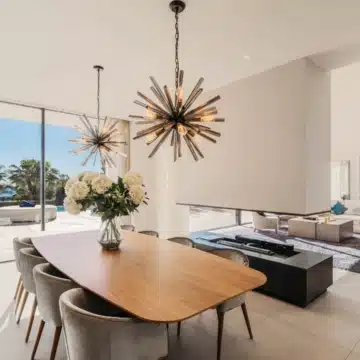 Masterpiece 5-bedroom villa with panoramic sea views in El Madroñal, Benahavis Picture 3