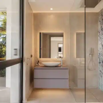 Masterpiece 5-bedroom villa with panoramic sea views in El Madroñal, Benahavis Picture 18