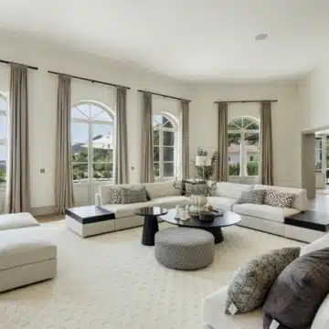 Luxury five-bedroom villa situated in the exclusive gated enclave of La Zagaleta, Benahavís Picture 1