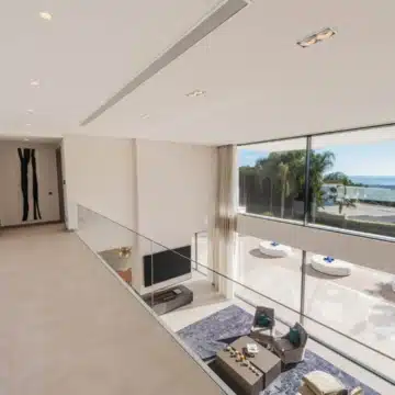 Masterpiece 5-bedroom villa with panoramic sea views in El Madroñal, Benahavis Picture 30