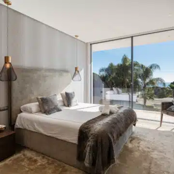 Masterpiece 5-bedroom villa with panoramic sea views in El Madroñal, Benahavis Picture 2