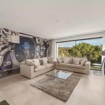 Masterpiece 5-bedroom villa with panoramic sea views in El Madroñal, Benahavis Picture 20