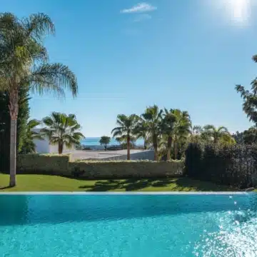 Masterpiece 5-bedroom villa with panoramic sea views in El Madroñal, Benahavis Picture 6