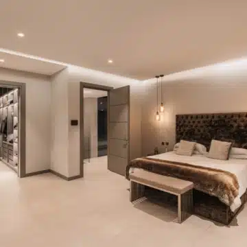 Masterpiece 5-bedroom villa with panoramic sea views in El Madroñal, Benahavis Picture 43