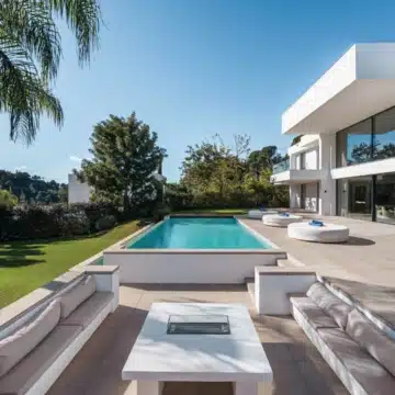 Masterpiece 5-bedroom villa with panoramic sea views in El Madroñal, Benahavis Picture 0