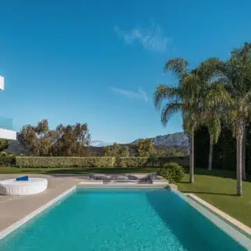 Masterpiece 5-bedroom villa with panoramic sea views in El Madroñal, Benahavis Picture 22