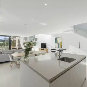 Modern villa with stunning sea and golf views in Cabopino, Marbella East Picture 7