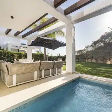 Modern villa with stunning sea and golf views in Cabopino, Marbella East Picture 8