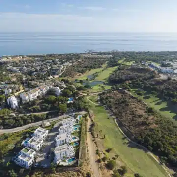 Modern villa with stunning sea and golf views in Cabopino, Marbella East Picture 26