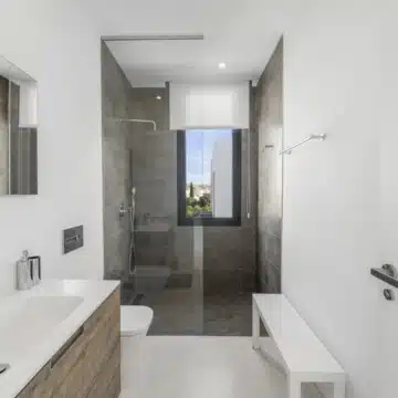 Modern villa with stunning sea and golf views in Cabopino, Marbella East Picture 14